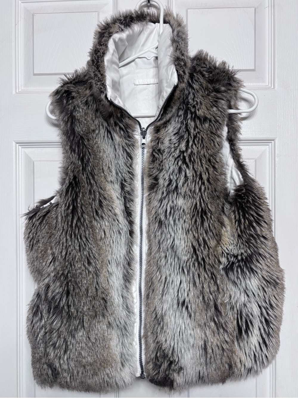 Girls Gray Faux Fur Zip-Front Vest